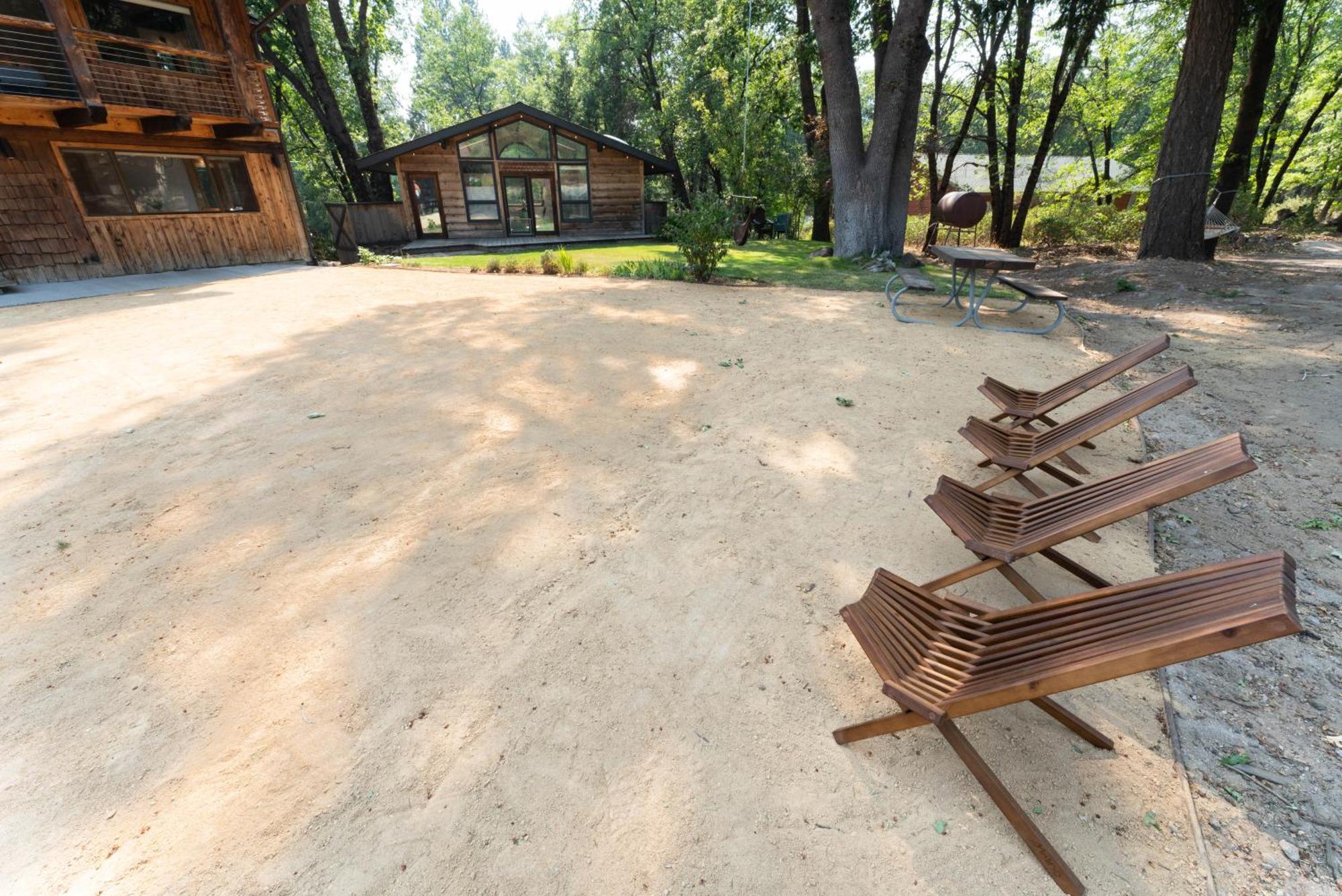 Basecamp Lodge マウント・シャスタ エクステリア 写真