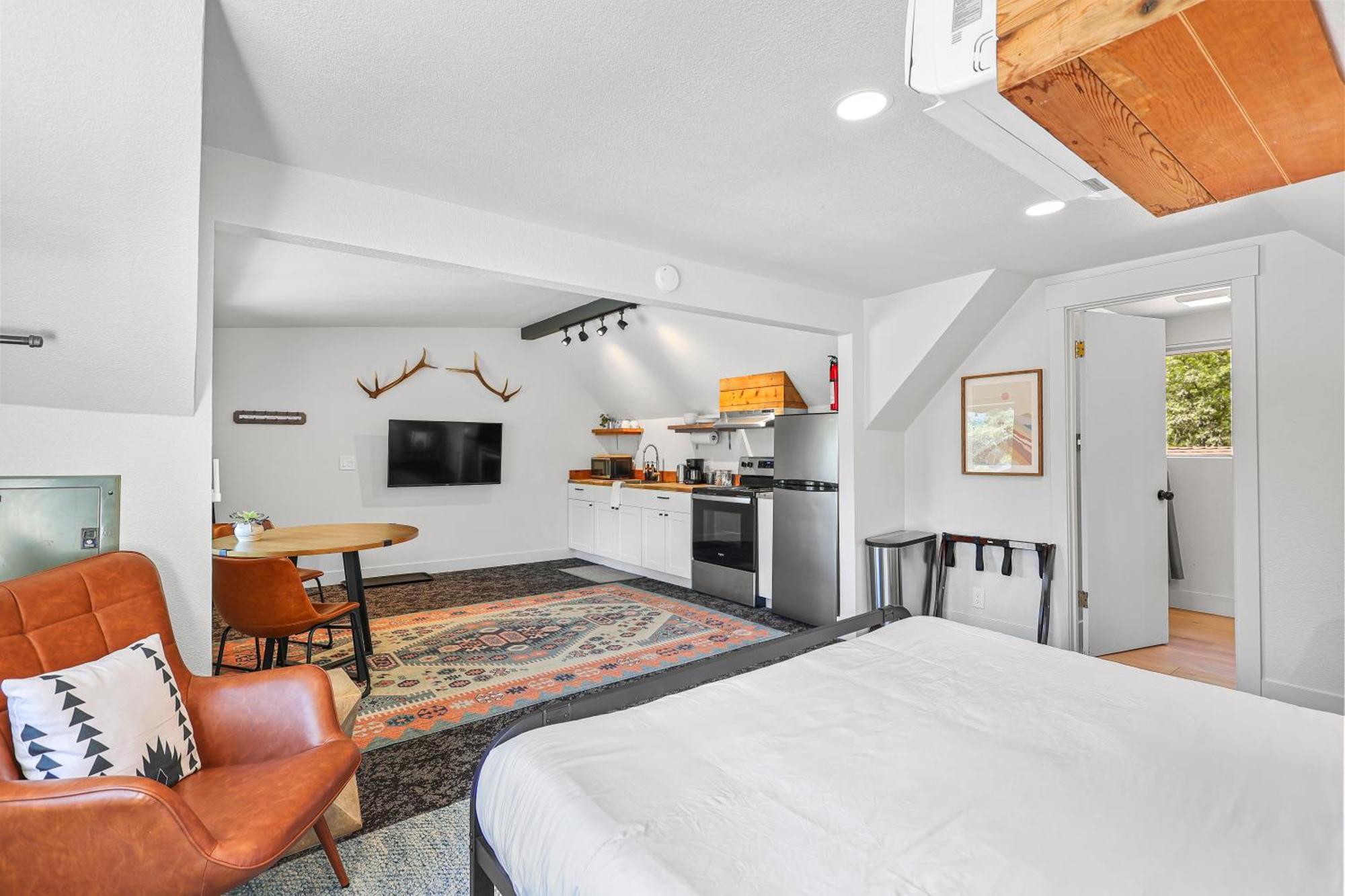 Basecamp Lodge マウント・シャスタ 部屋 写真