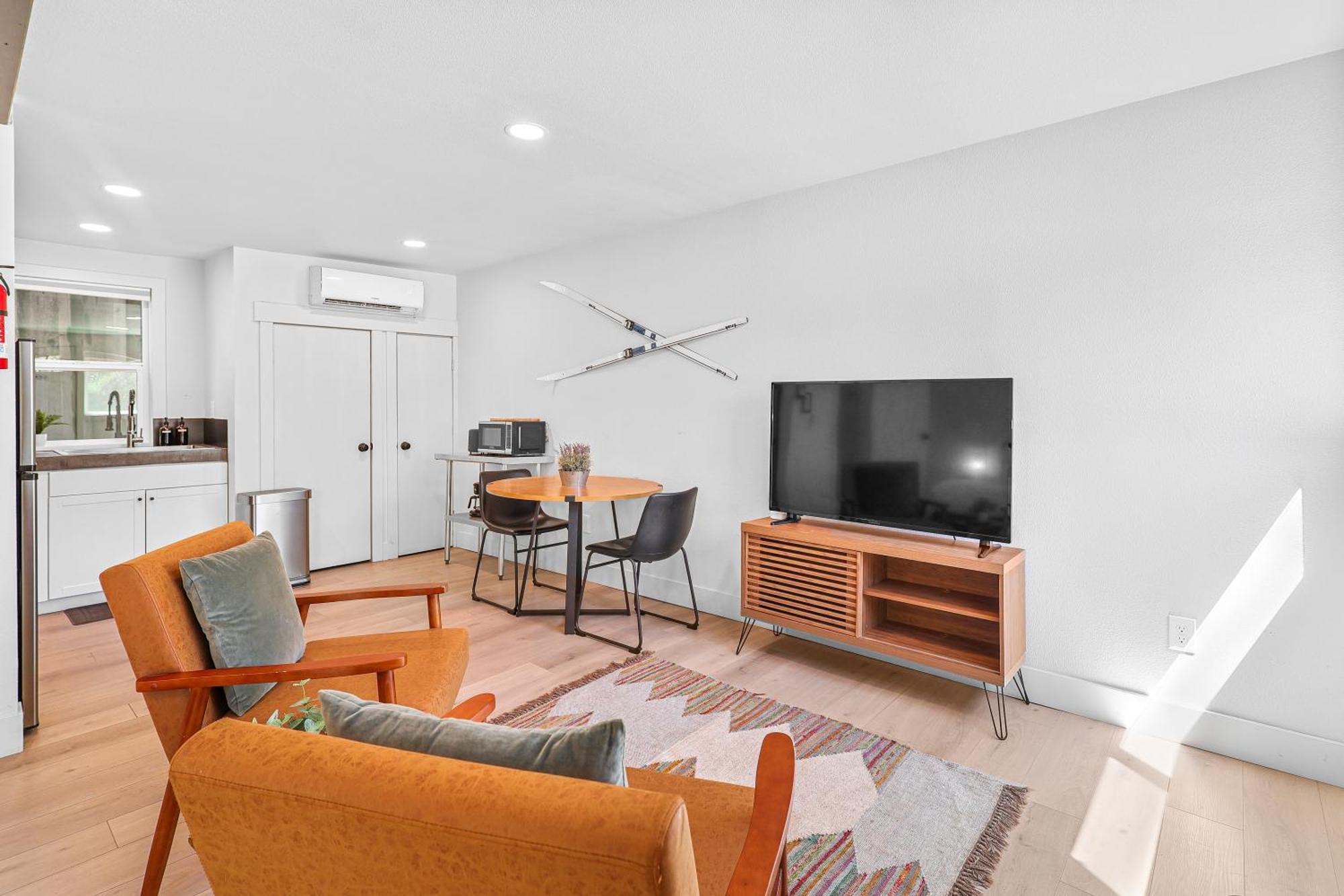 Basecamp Lodge マウント・シャスタ 部屋 写真