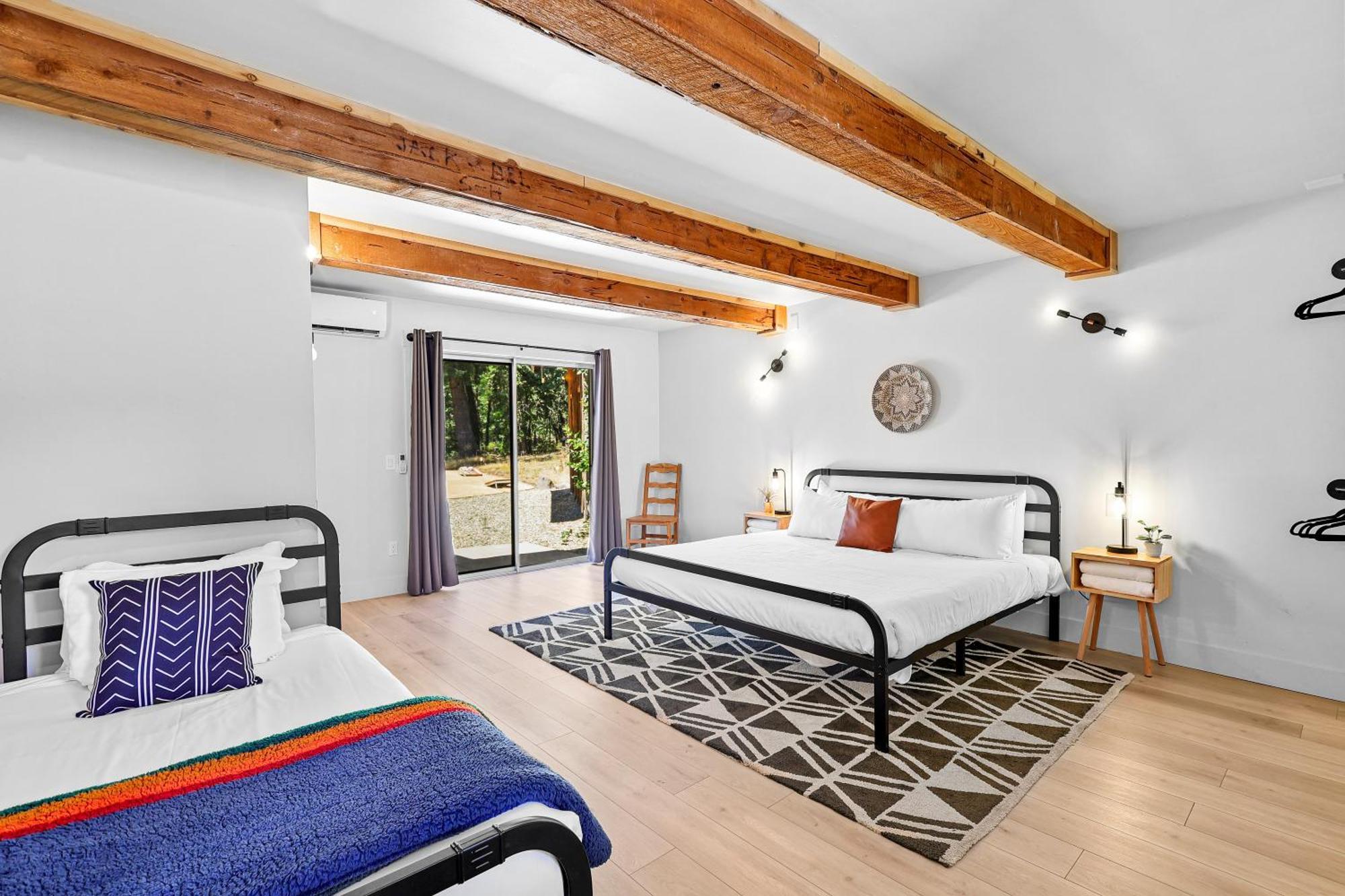 Basecamp Lodge マウント・シャスタ 部屋 写真