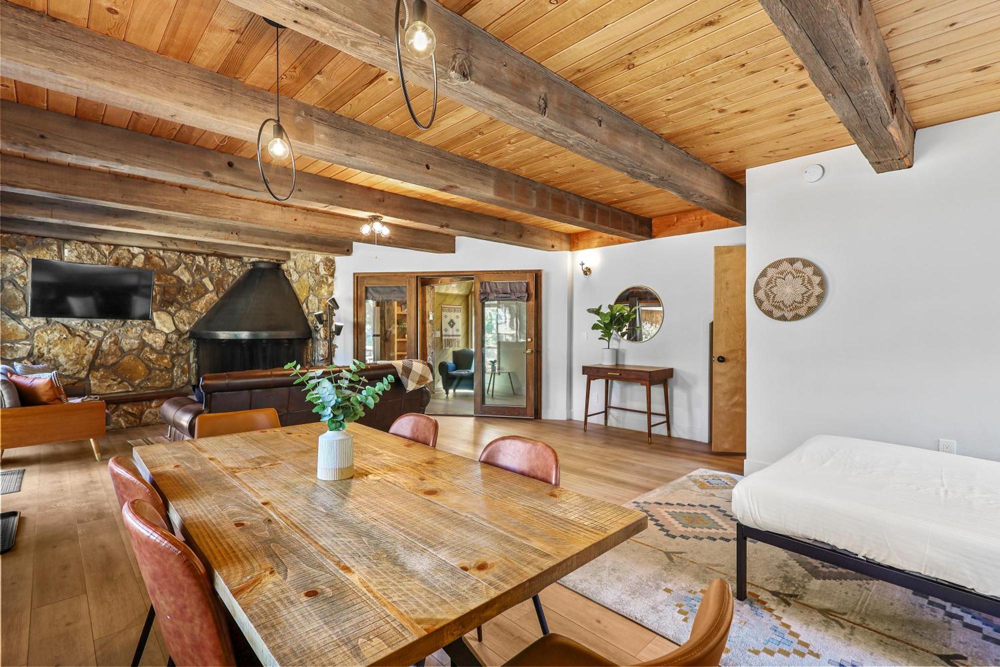 Basecamp Lodge マウント・シャスタ エクステリア 写真