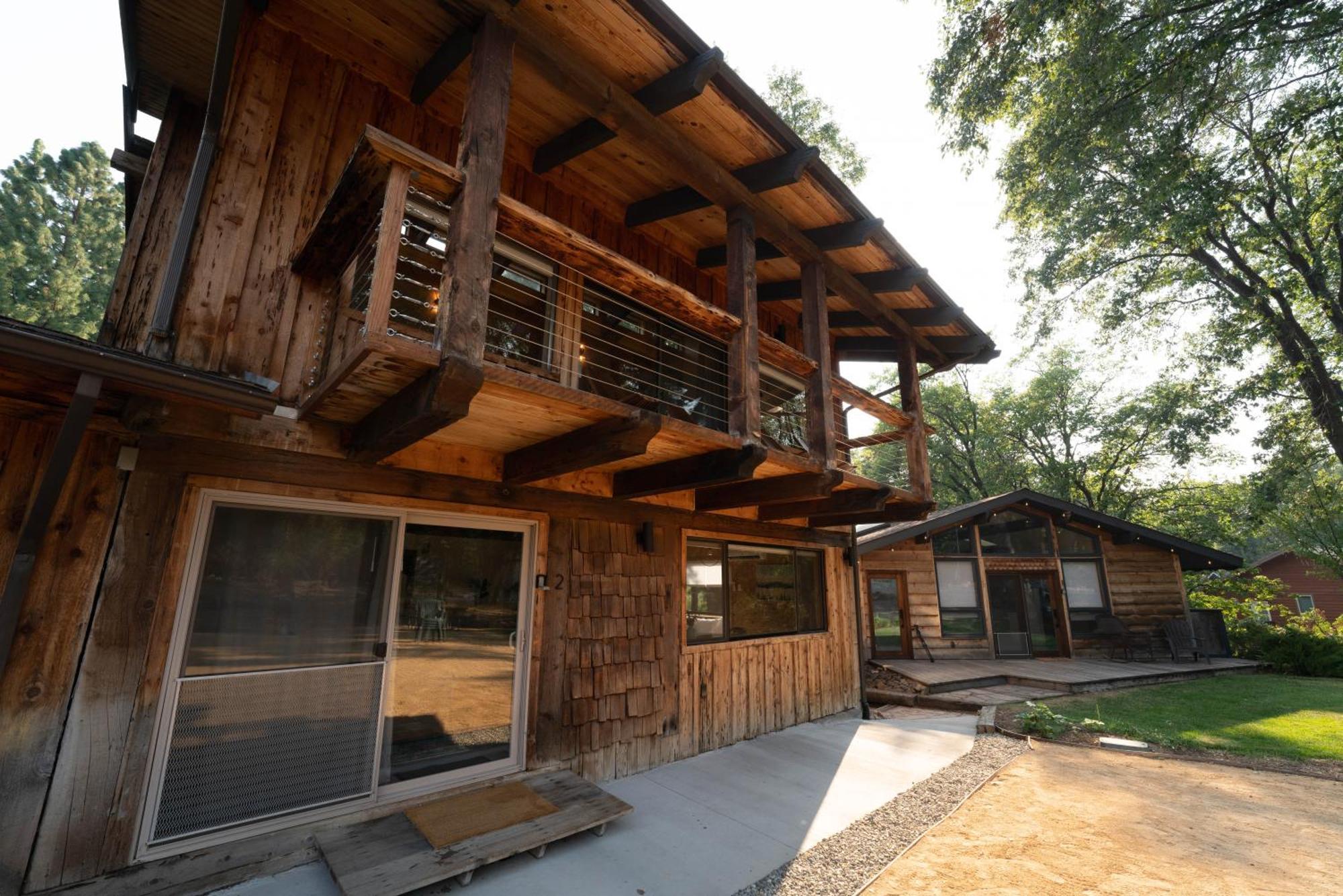 Basecamp Lodge マウント・シャスタ エクステリア 写真