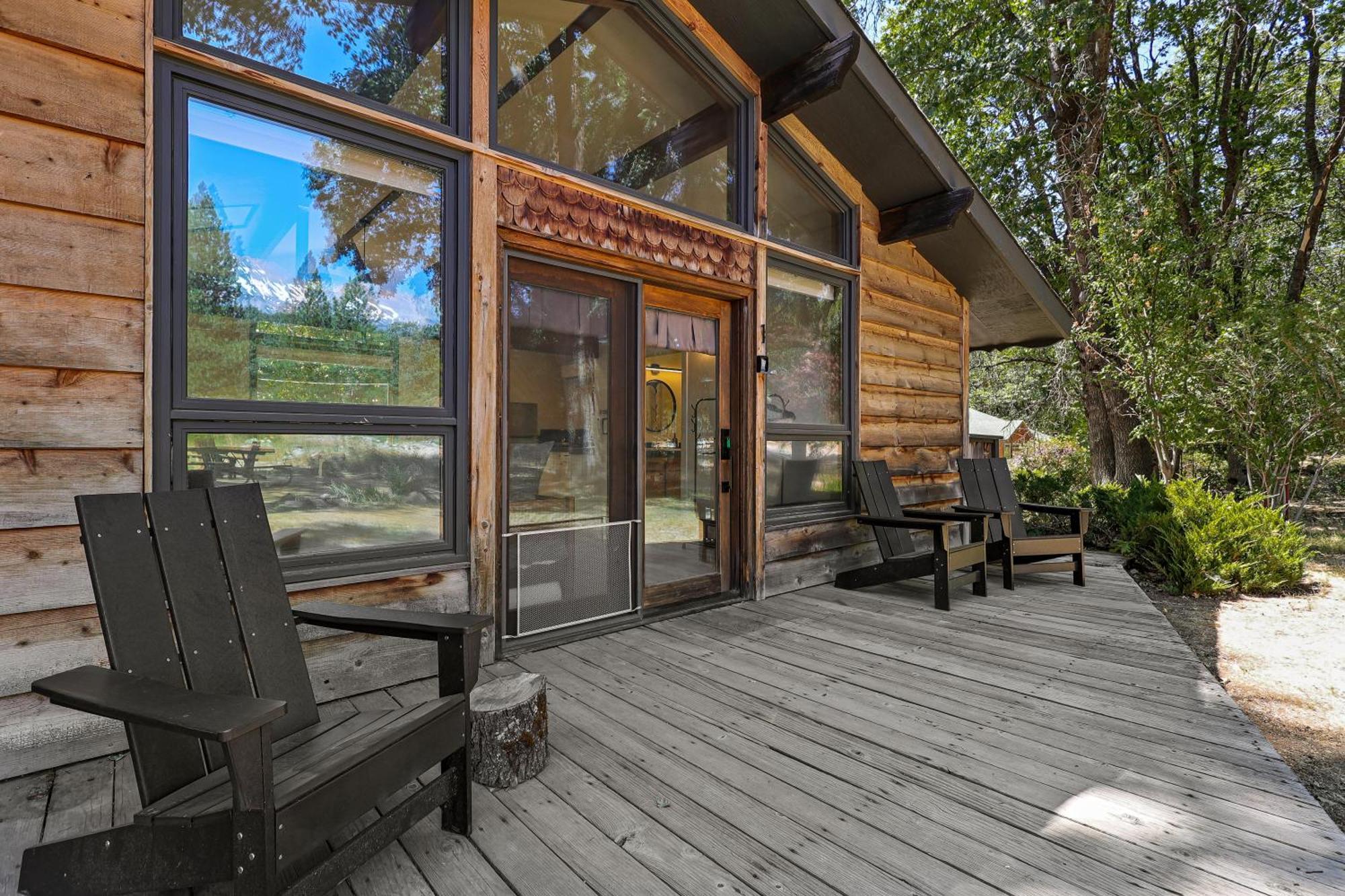 Basecamp Lodge マウント・シャスタ エクステリア 写真