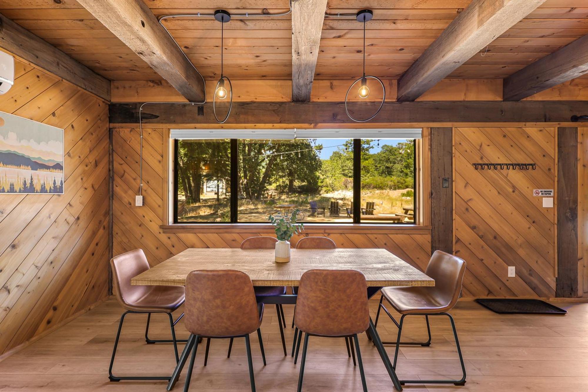 Basecamp Lodge マウント・シャスタ エクステリア 写真
