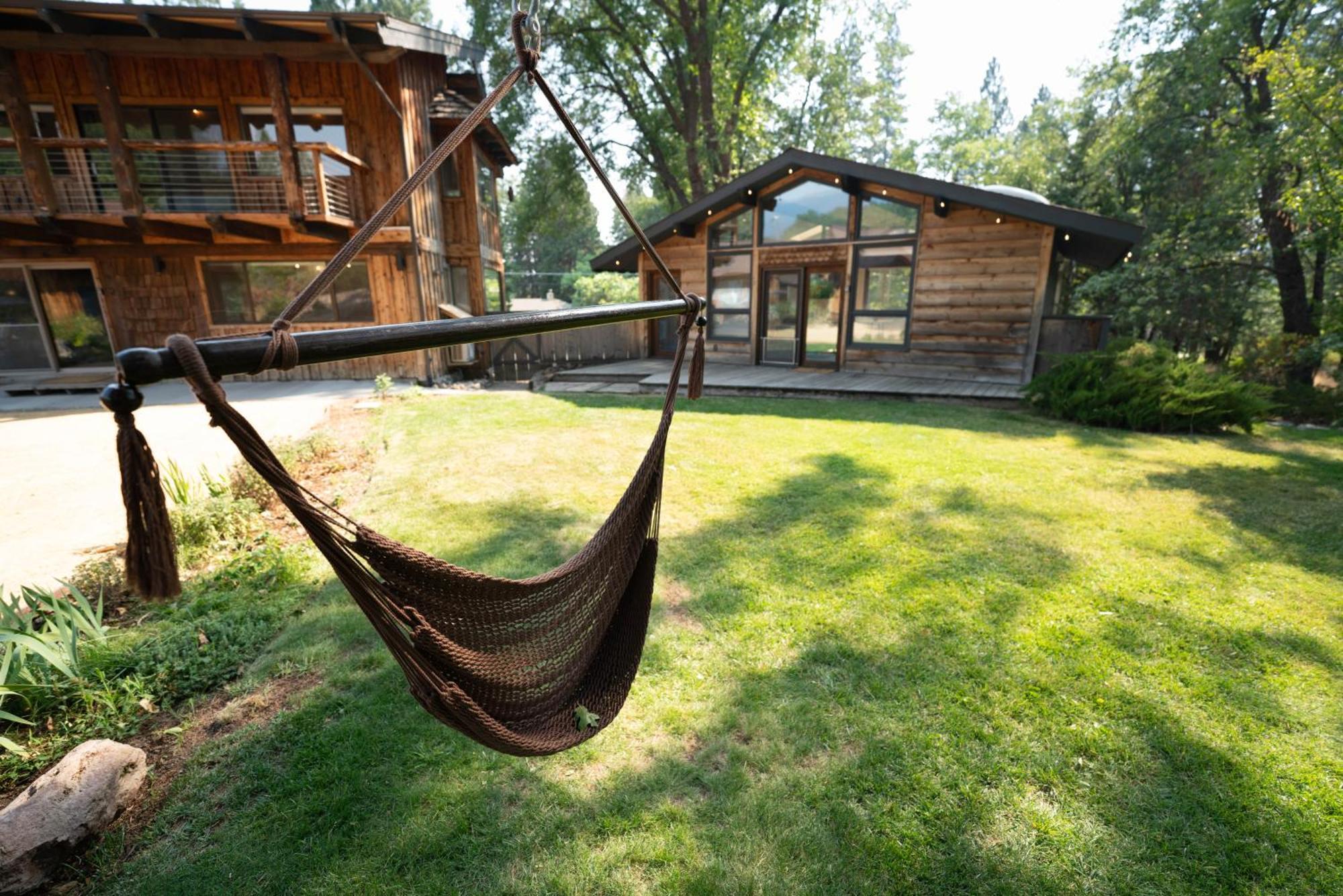 Basecamp Lodge マウント・シャスタ エクステリア 写真
